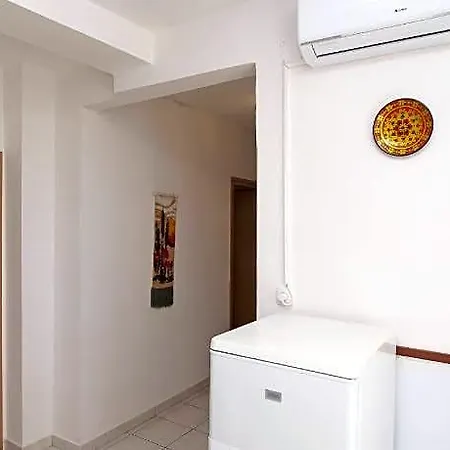 981 4*